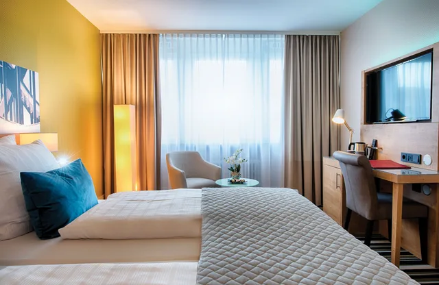غرفة سوبيريور ثلاثية بسرير مزدوج مع أريكة، Leonardo Hotel Hamburg Elbbruken Ex Gresham Carat Hotel 4/10