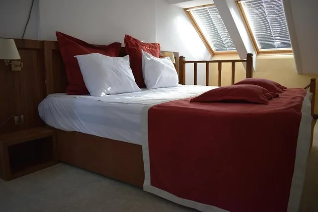 Room, King Bed, Attic, Hotel Gott 3/4