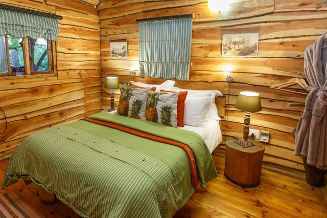 كوخ بشرفة، Riverside Lodge 2/2