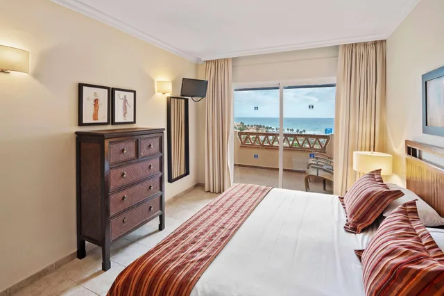 Premium Plus Two Bedroom Suite Hot Tub 4+1، Wyndham Grand Costa del Sol 2/10