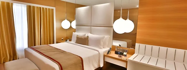 غرفة كلوب بسرير كينج، The Residency Towers Coimbatore 2/2