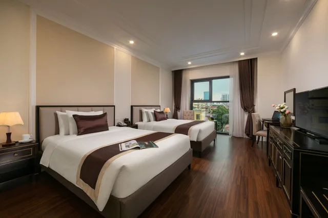 غرفة ديلوكس بسريرين منفصلين بإطلالة على المدينة، Adonis Hotel 1/3