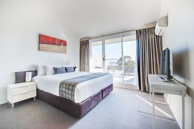2 Bedrooms, Apartment, King and Twin Beds, Sofa, Horizons Lake Jindabyne 7/10
