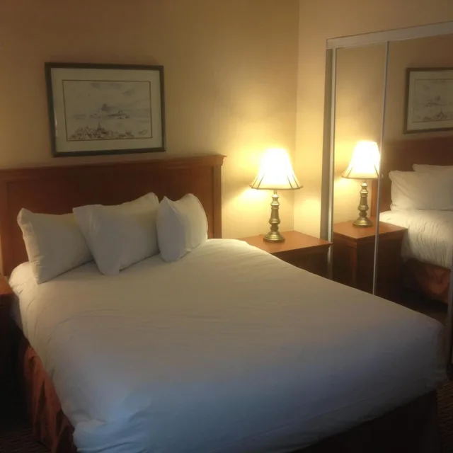 غرفة بسرير كوين، Hotel Chrome Montreal Centre Ville 3/4