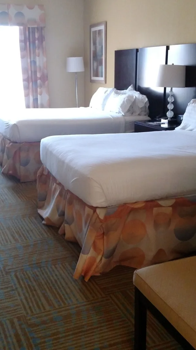 غرفة قياسية بسرير فردي، Holiday Inn Express Hotel And Suites Perry 4/5