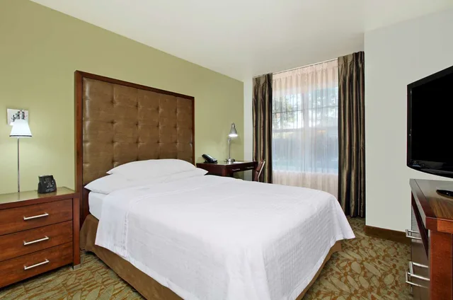 جناح بسرير كوين بغرفتي نوم، Homewood Suites By Hilton Newark-Fremont 2/10