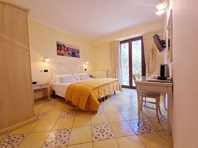 Room, Side Sea View, Balcony, HOTEL CALA MARINA 4/10