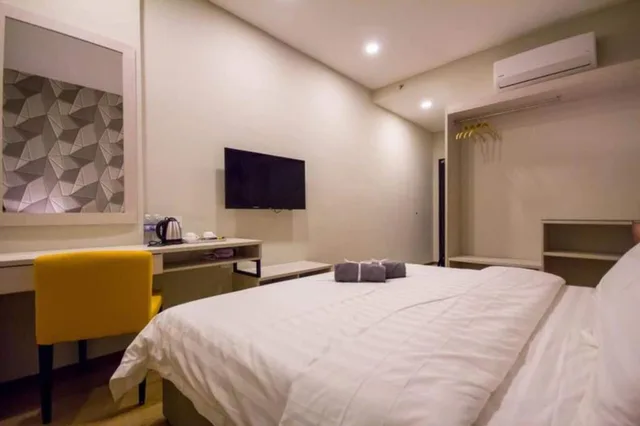 Deluxe, Double Bed, No Window, OMG Hotel 1/3