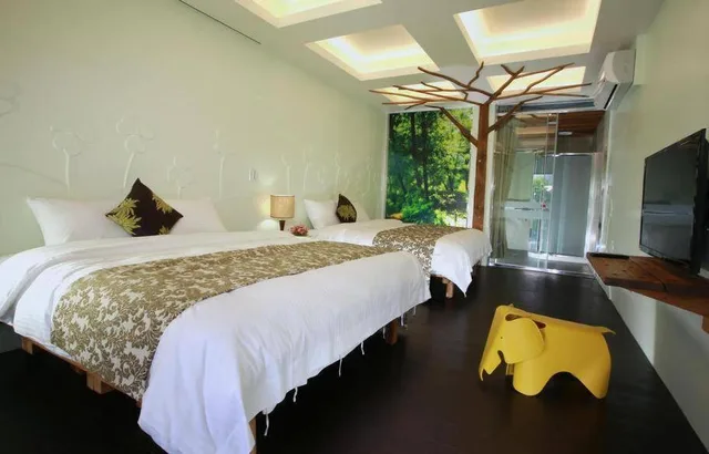 Forest, Suite, 2 Queen Beds، Artisan Hostel B&B 1/1