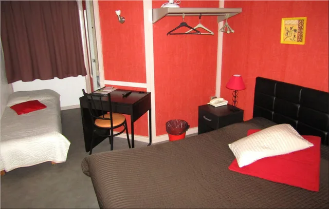 غرفة ثلاثية بسرير مزدوج وسرير فردي، Aix Hotel 5/7