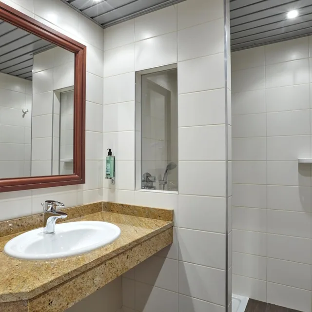 غرفة كومفورت بسرير مزدوج أو سريرين منفصلين بإطلالة على البحيرة، Hotel Et Spa Du Beryl 8/10