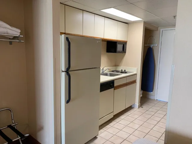 Room, King Bed, Kitchenette, South Building، Princess Bayside Beach Hotel 8/8
