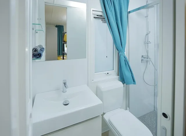 شاليه سوبيريور بسرير مزدوج وسرير فردي وسرير بطابقين بغرفتي نوم، Altomincio Family Park - Campground 3/3