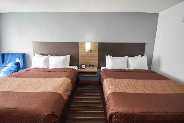 Standard, 2 Queen Beds, Quality Inn and Suites Sulphur Springs TX 3/5