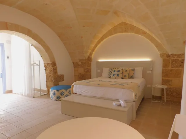 جناح جونيور بسرير كوين بشرفة، Masseria Malvindi 3/7