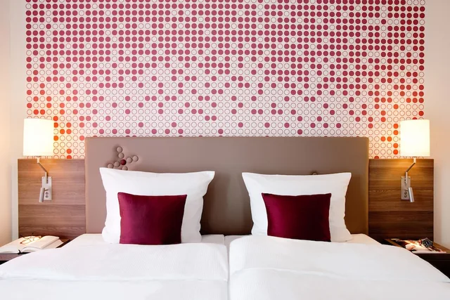 غرفة ديلوكس بسرير مزدوج، Vienna House by Wyndham Zur Bleiche Schaffhausen 2/3