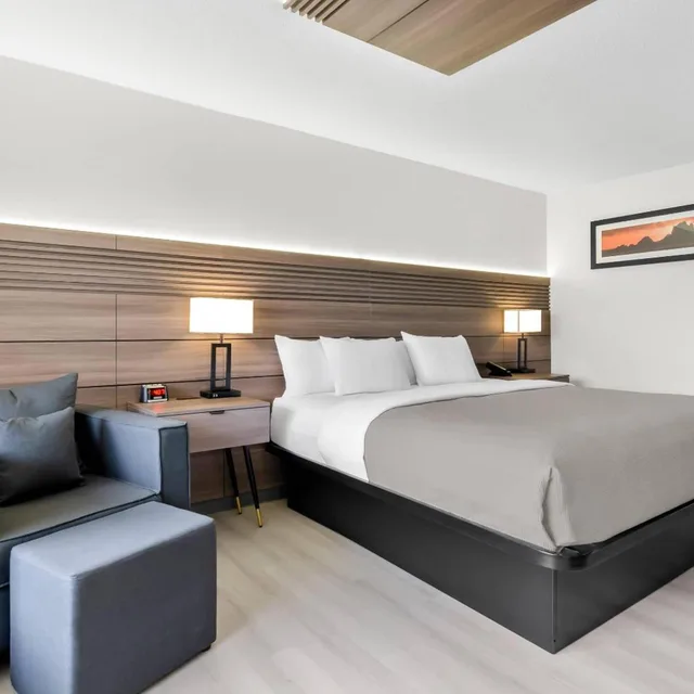 غرفة بسرير كينج لغير المدخنين، Quality Inn & Suites Wytheville 2/6