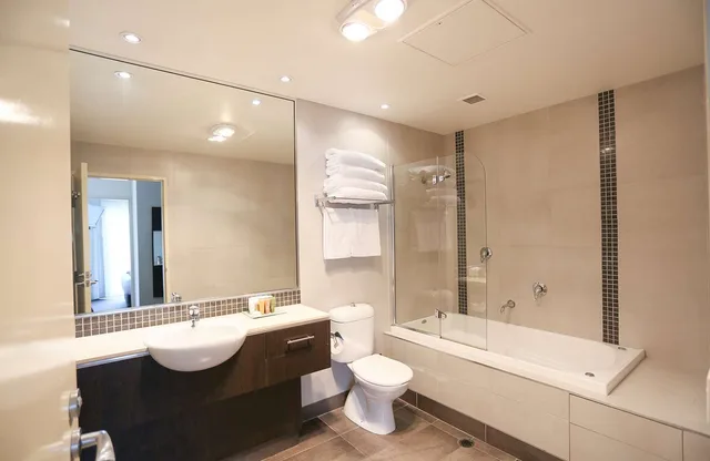 شقة بسرير كوين بشرفة، Best Western Plus Hovell Tree Inn 3/4