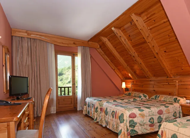 Room, Quadruple, 4 Beds, Attic، Rvhotels Orri 4/7