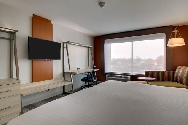 غرفة قياسية بسرير فردي، Holiday Inn Express & Suites GALESBURG 6/8