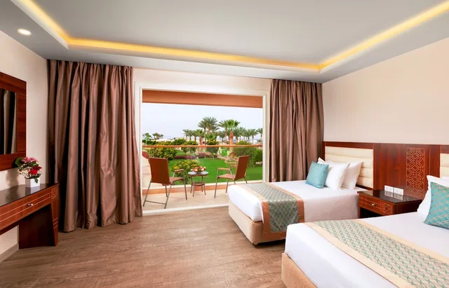 غرفة ديلوكس ثلاثية بإطلالة على البحر، Pickalbatros Royal Moderna Resort Sharm El Sheikh 6/7