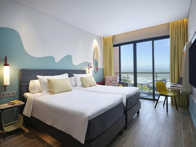 Premium, Queen Bed, Sea View, Balcony, ibis Styles Vung Tau 2/5