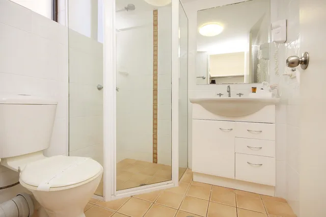 2 Bedrooms, Queen and Twin Beds, Ocean Front، SPINDRIFT ON THE BEACH 5/5