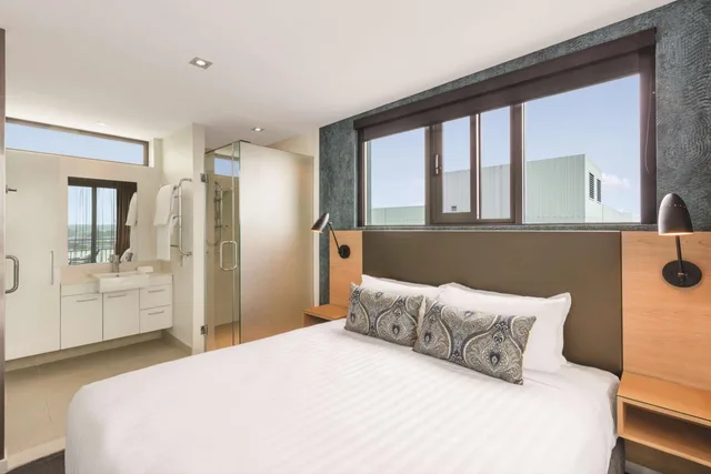 شقة بريميير بغرفتي نوم مع أريكة، Adina Apartment Hotel Auckland, Britomart 6/10