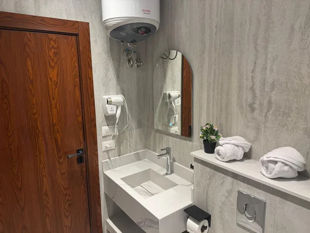 جناح جونيور بسرير كينج بإطلالة على المدينة بشرفة، Palacio Pyramids Hotel 6/7