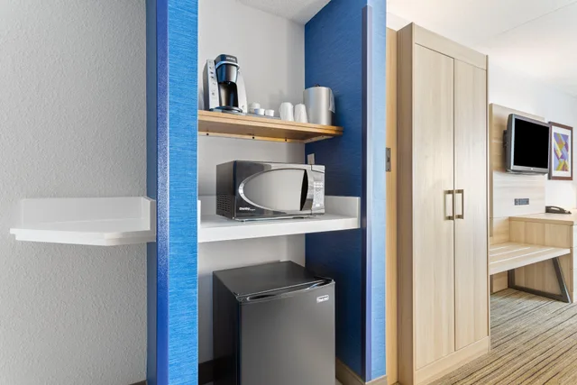 غرفة بسرير كينج، Holiday Inn Express Hopewell - Fort Lee Area, an IHG Hotel 5/5