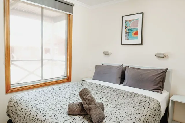 كابينة ديلوكس بغرفتي نوم، Port Fairy Holiday Park 2/3