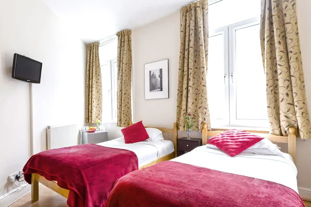 غرفة بسريرين منفصلين، City London Hotel 8/10