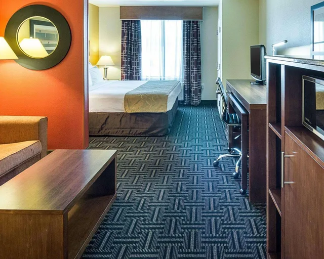 جناح، Comfort Suites Natchitoches, LA 5/6