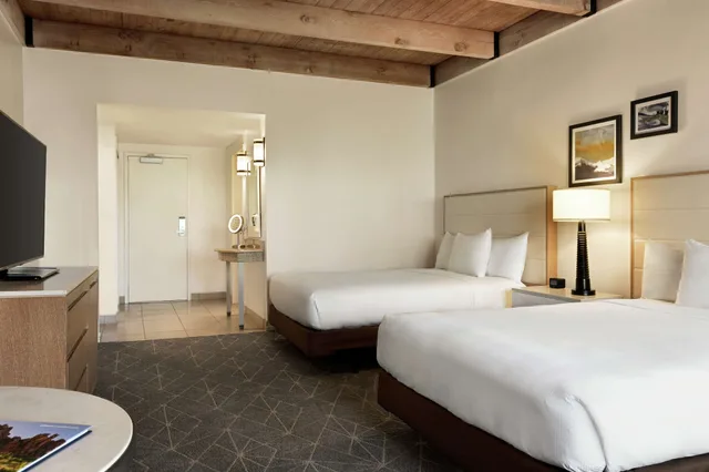 غرفة بغرفتين مع أريكة مع أريكة، Doubletree Resort By Hilton Paradise Valley - Scottsdale 3/7