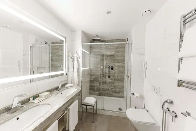 Augusto, Suite, King Bed، Aleph Rome Hotel Curio Collection by Hilton 6/10