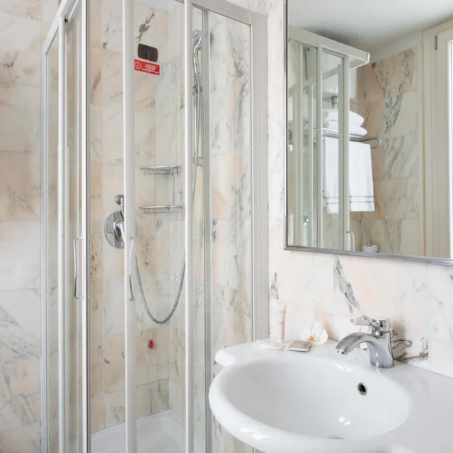 غرفة ثلاثية، Hotel Grifone Firenze 6/7