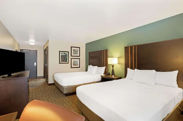 غرفة بسريرين كوين لذوي الإعاقة، La Quinta Inn & Suites by Wyndham Gillette 3/6