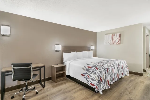 غرفة ديلوكس بسرير كينج لذوي الإعاقة، Red Roof Inn Richmond, VA 3/7