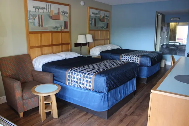 غرفة ديلوكس بسريرين مزدوجين، Tampa Inn Near Busch Gardens 1/3
