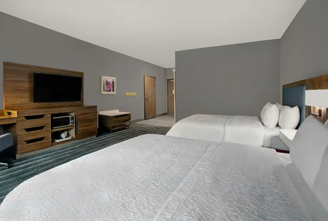 غرفة بسريرين كوين لذوي الإعاقة، Hampton Inn Weslaco 2/3