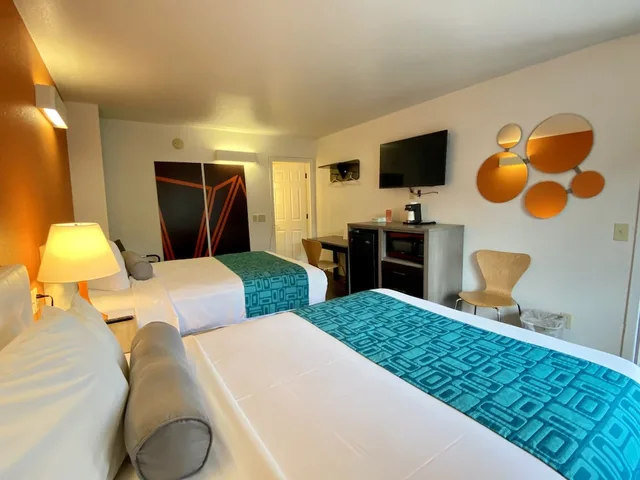 غرفة بسريرين كوين، Howard Johnson By Wyndham Lake George 4/8