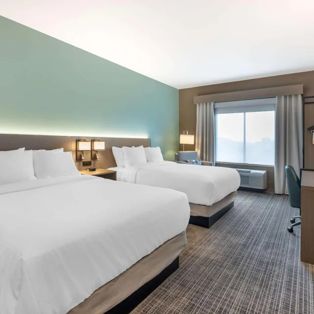غرفة رباعية بسريرين كوين، Comfort Inn & Suites Nashville TN 1/4