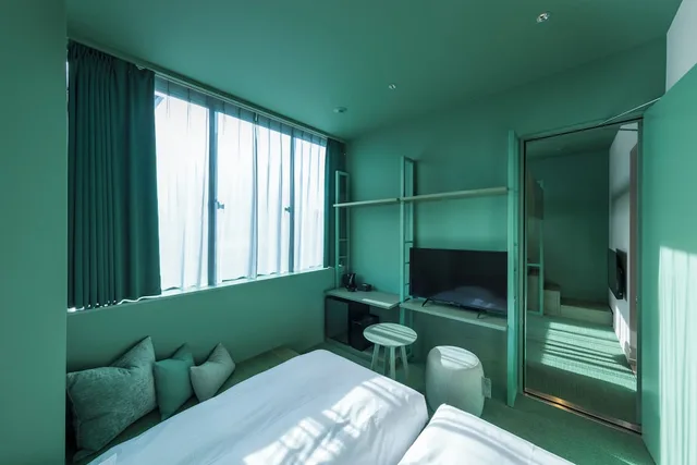 Connecting, Green, 4 Beds, Sofa، Toggle Hotel Suidobashi TOKYO 3/8