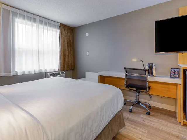 غرفة قياسية بسريرين كوين، Clarion Pointe Quebec Airport 4/5