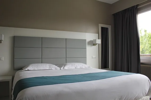 غرفة قياسية بسرير كينج، Hotel Le Quincangrogne 2/4