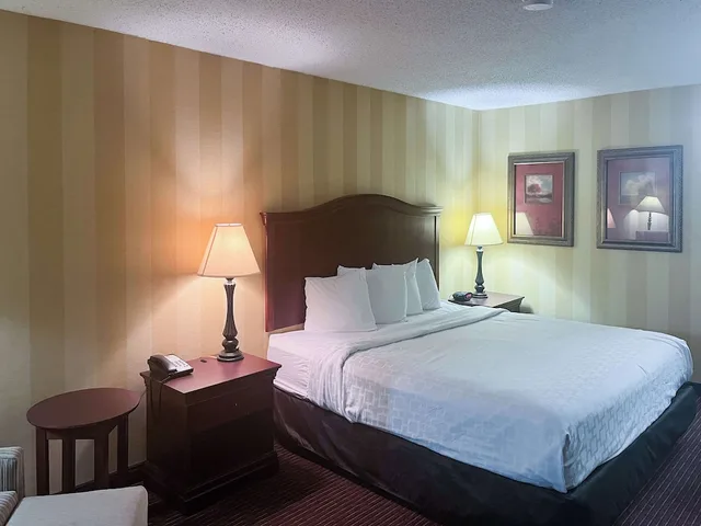 غرفة ديلوكس بسرير كينج للمدخنين، Motel6 Stafford, VA - Quantico 5/10
