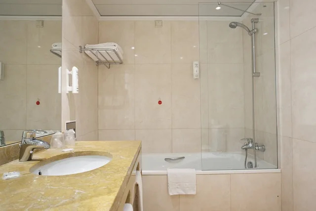 premium room, Holiday Inn Lisbon 4/5