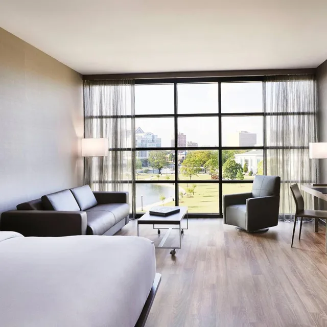 غرفة بسرير كينج بإطلالة على المدينة مع أريكة، Ac Hotel Huntsville Downtown 5/8
