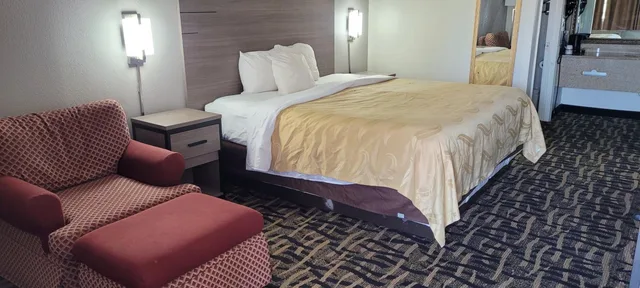 1 King Bed - Smoking, Micfridge، Motel6 Jackson, MS - Southwest 7/10