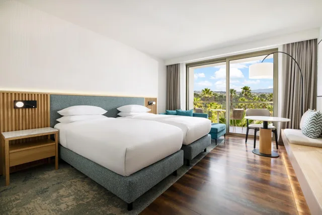 غرفة عائلية بسرير مزدوج بإطلالة على المسبح، Algarve Marriott Salgados Golf Resort & Conference Center 9/10